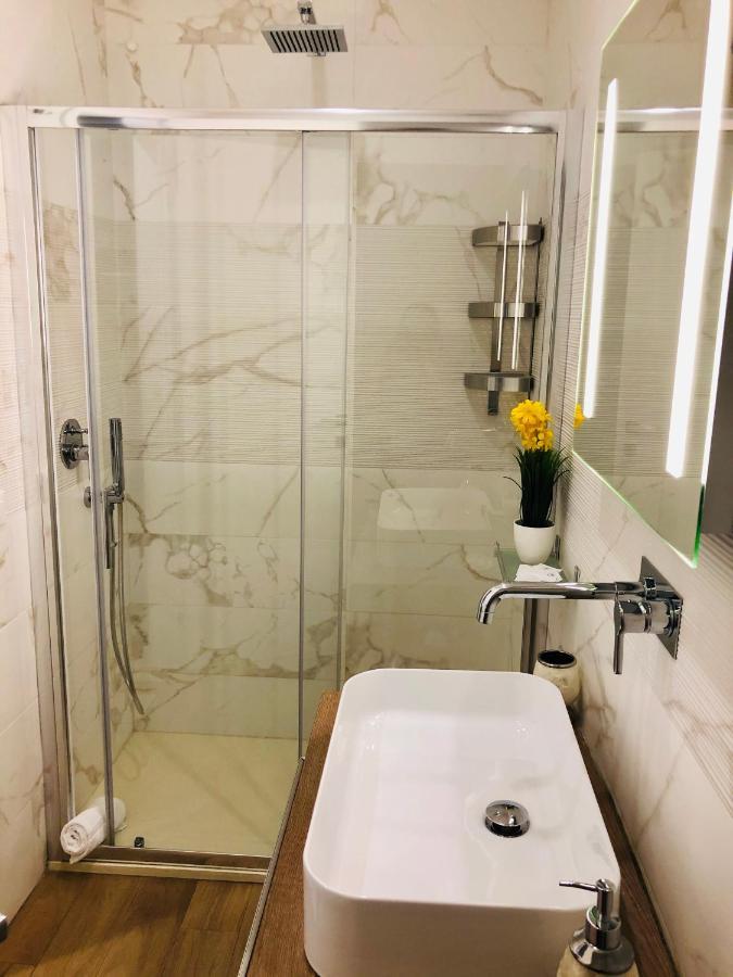 Kambal Luxury Suites Rome Exterior photo