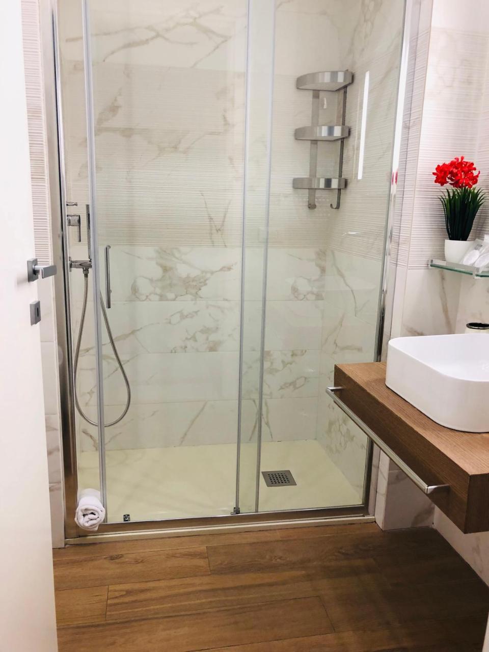Kambal Luxury Suites Rome Exterior photo